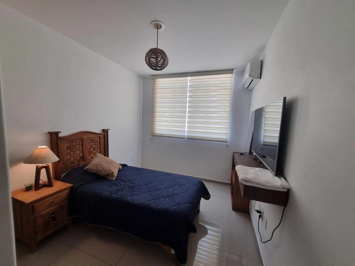 House With Air Conditioning And Pool غوادالاجارا